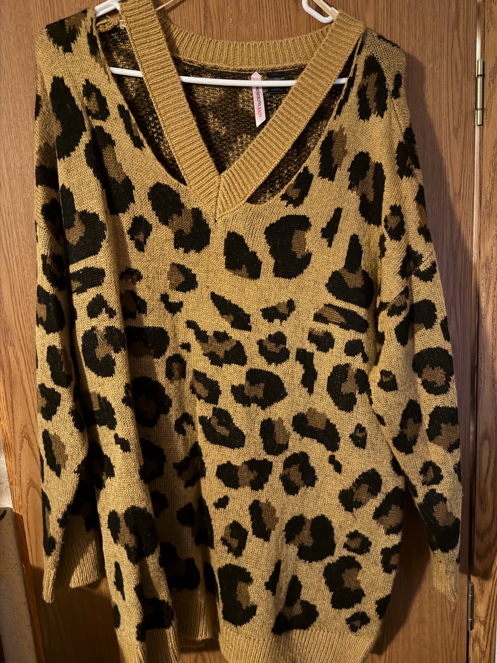 Leopard Print V-Neck Sweater - Tan/Black